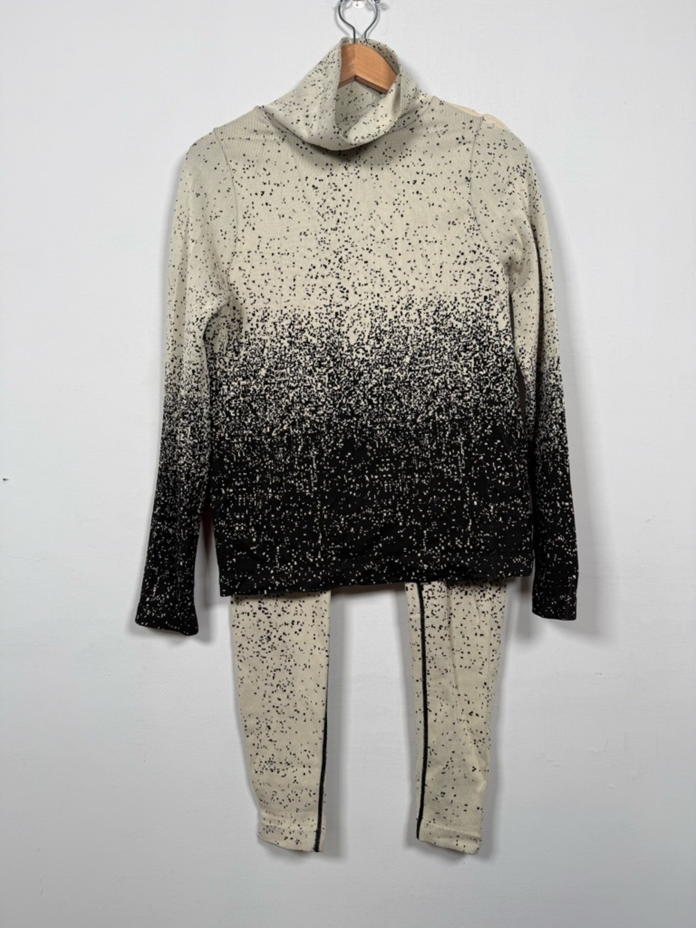 SAGE Collective Speckled Knit Top/ Leggings Set, Excellent Condition, Size L